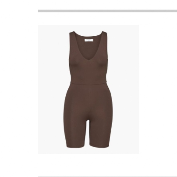 Babaton CONTOUR V-NECK ROMPER - Picture 1 of 4
